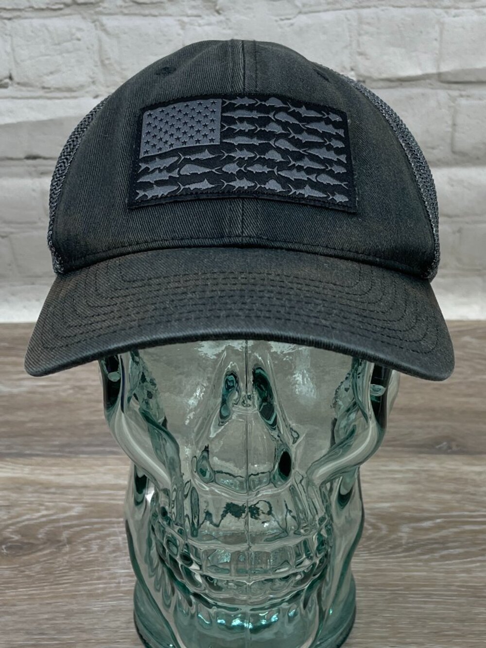 COLUMBIA PFG PERFORMANCE FISHING GEAR UNITED STATES FLAG FITTED HAT CAP SIZE S/M